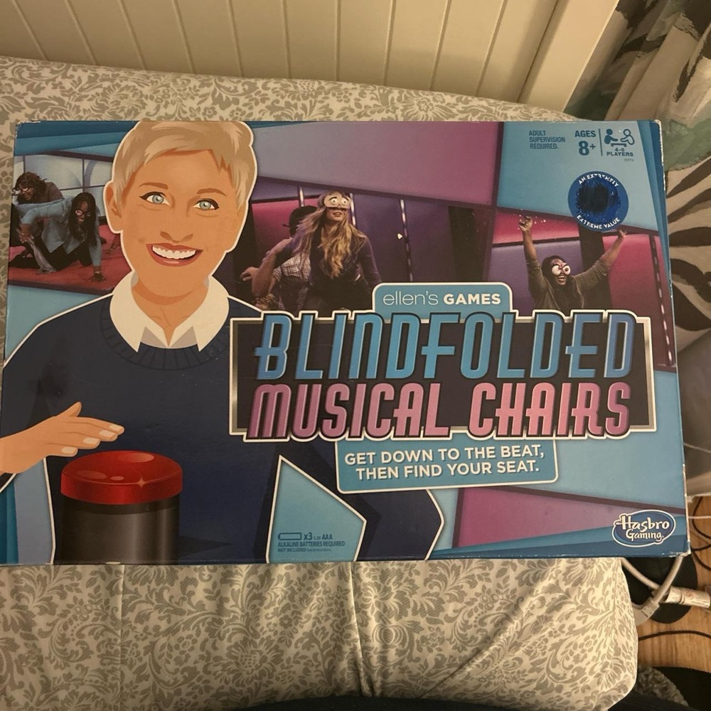 Ellen’s Blindfolded Musical Chairs Game